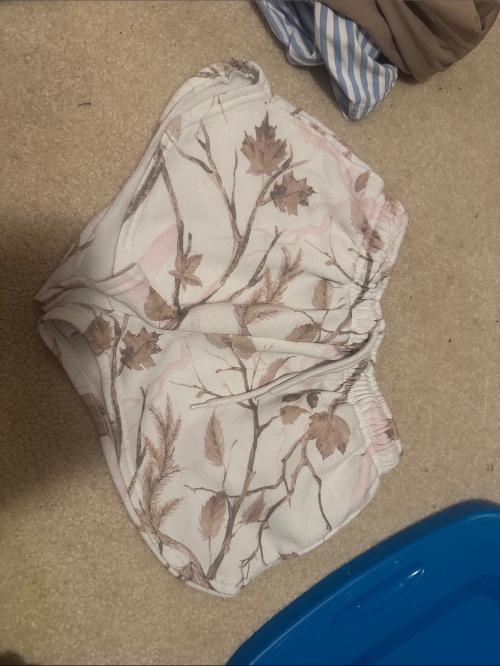 Women’s Pink & Brown Leaf-Print Casual Shorts
